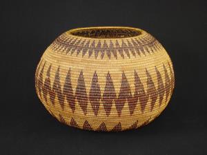 A very rare older Patwin treasure basket