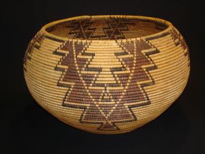 A very large Washoe degikup basket