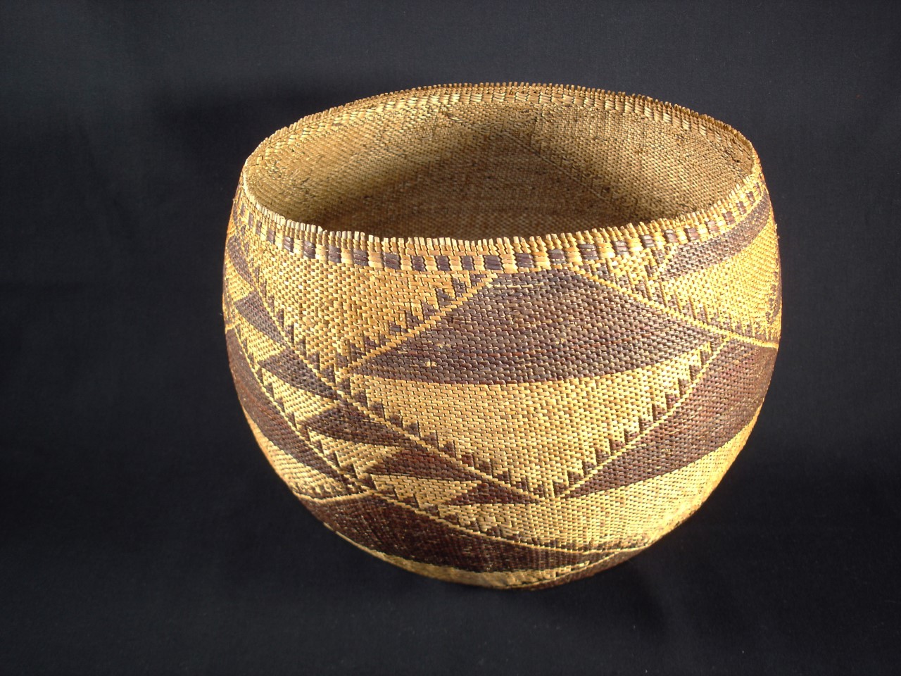 Pomo Designs Pomo Native American Indian Baskets, Basketry - Gene Quintana Fine Art ...